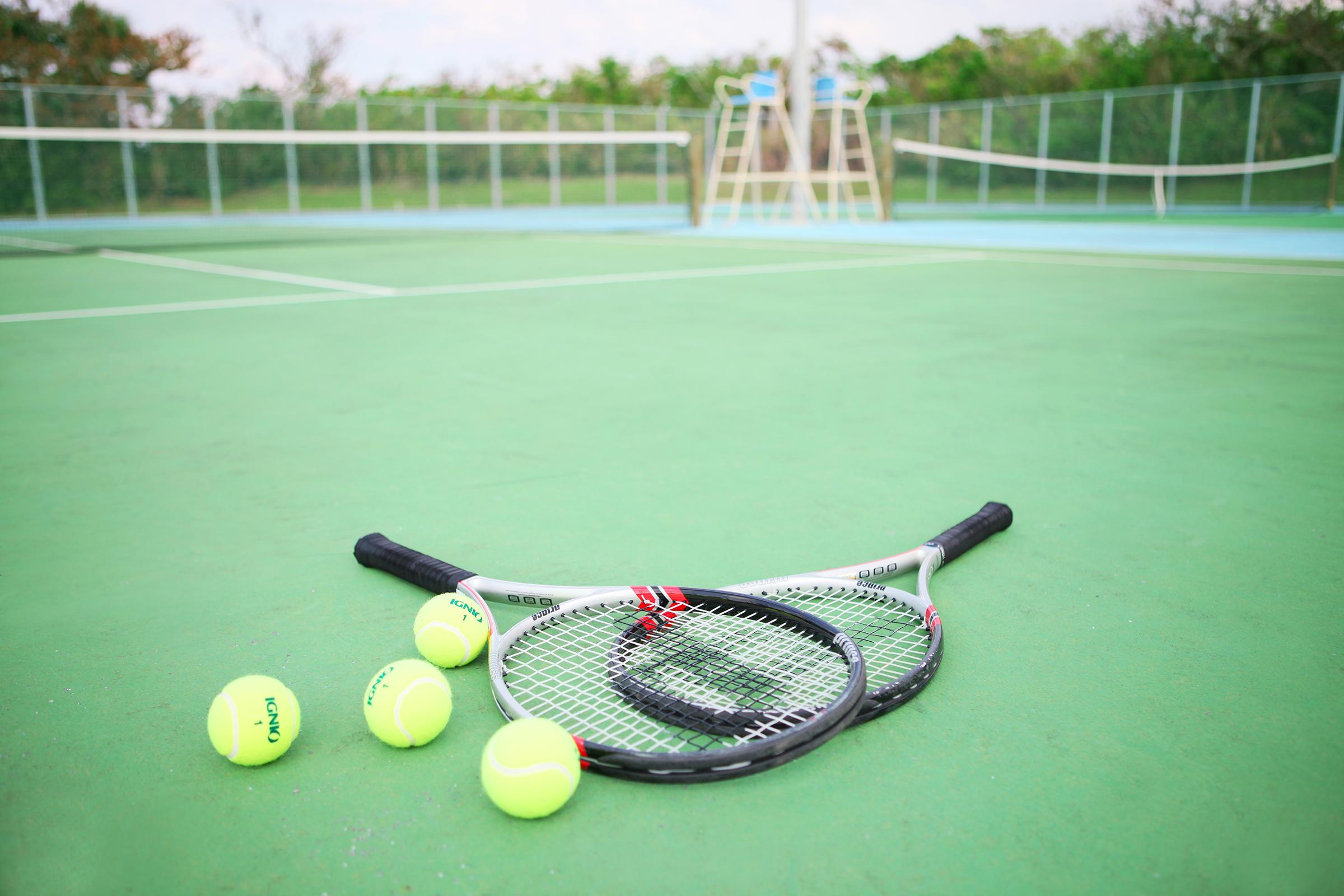 Hotel Nikko Alivila Yomitan Exterior foto Tennis balls and racquets
